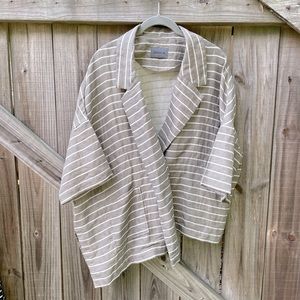 Oska Lagenlook Minimalist Horizontal Stripe Asymmetrical Single Button Linen Top